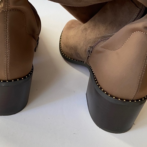 Boots - Picture 5 of 5